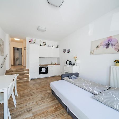 Modernes Appartement Nahe U-Bahn Und Schoenbrunn Відень Екстер'єр фото
