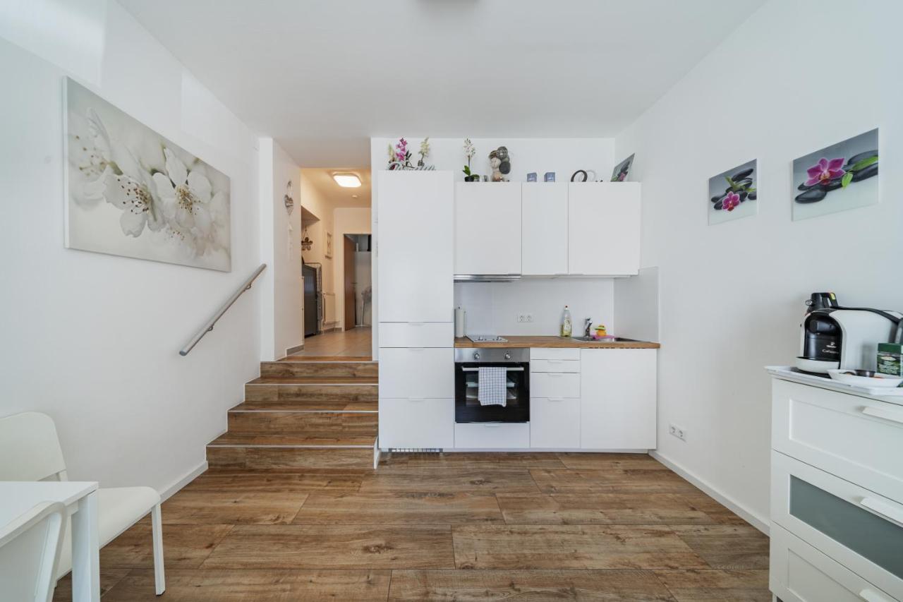 Modernes Appartement Nahe U-Bahn Und Schoenbrunn Відень Екстер'єр фото