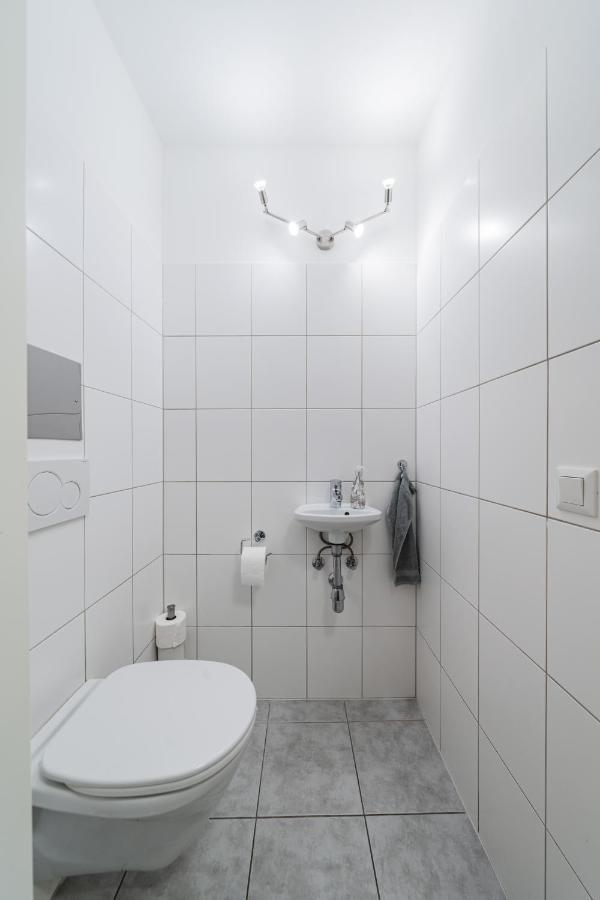 Modernes Appartement Nahe U-Bahn Und Schoenbrunn Відень Екстер'єр фото