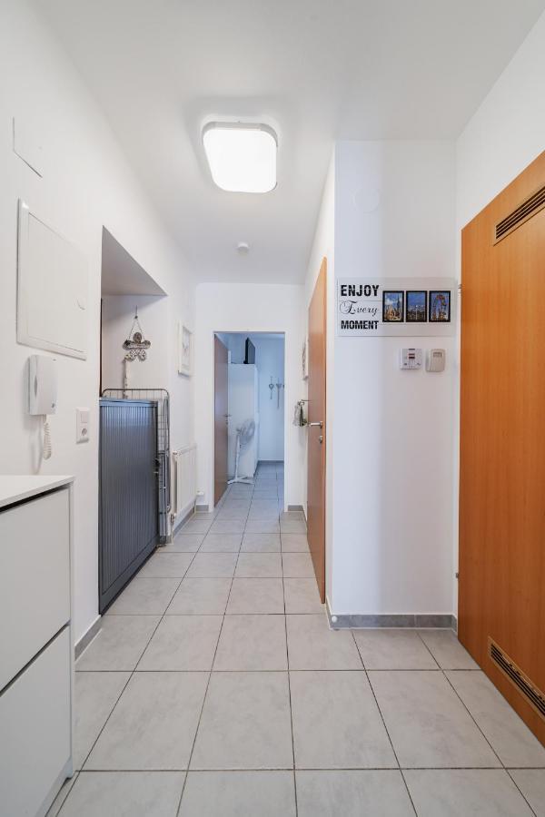Modernes Appartement Nahe U-Bahn Und Schoenbrunn Відень Екстер'єр фото
